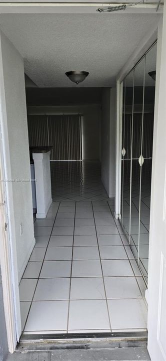 В аренду: $1,800 (2 спален, 2 ванн, 1000 Квадратных фут)