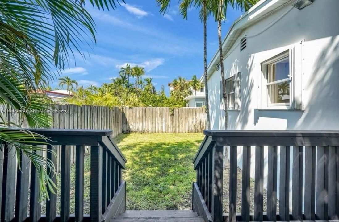 For Sale: $1,650,000 (3 beds, 2 baths, 1485 Square Feet)