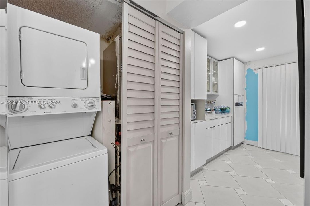 На продажу: $429,000 (2 спален, 1 ванн, 1152 Квадратных фут)