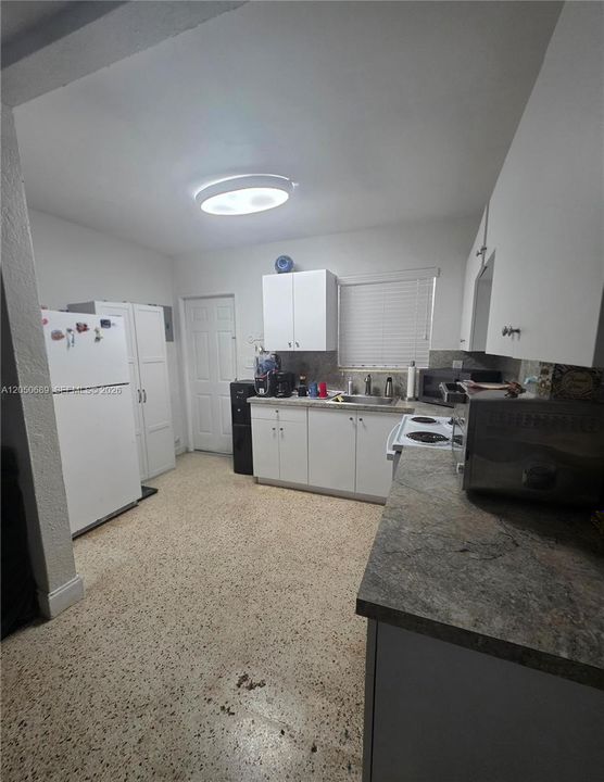 En Venta: $649,000 (0 camas, 0 baños, 1408 Pies cuadrados)