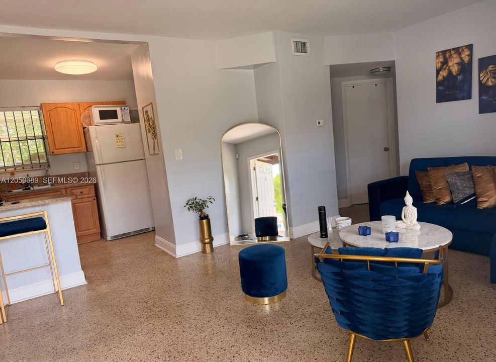 En Venta: $649,000 (0 camas, 0 baños, 1408 Pies cuadrados)