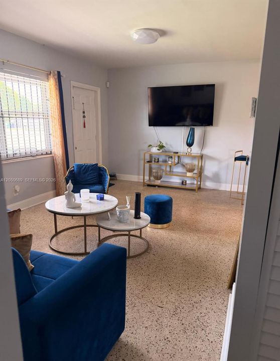 En Venta: $649,000 (0 camas, 0 baños, 1408 Pies cuadrados)
