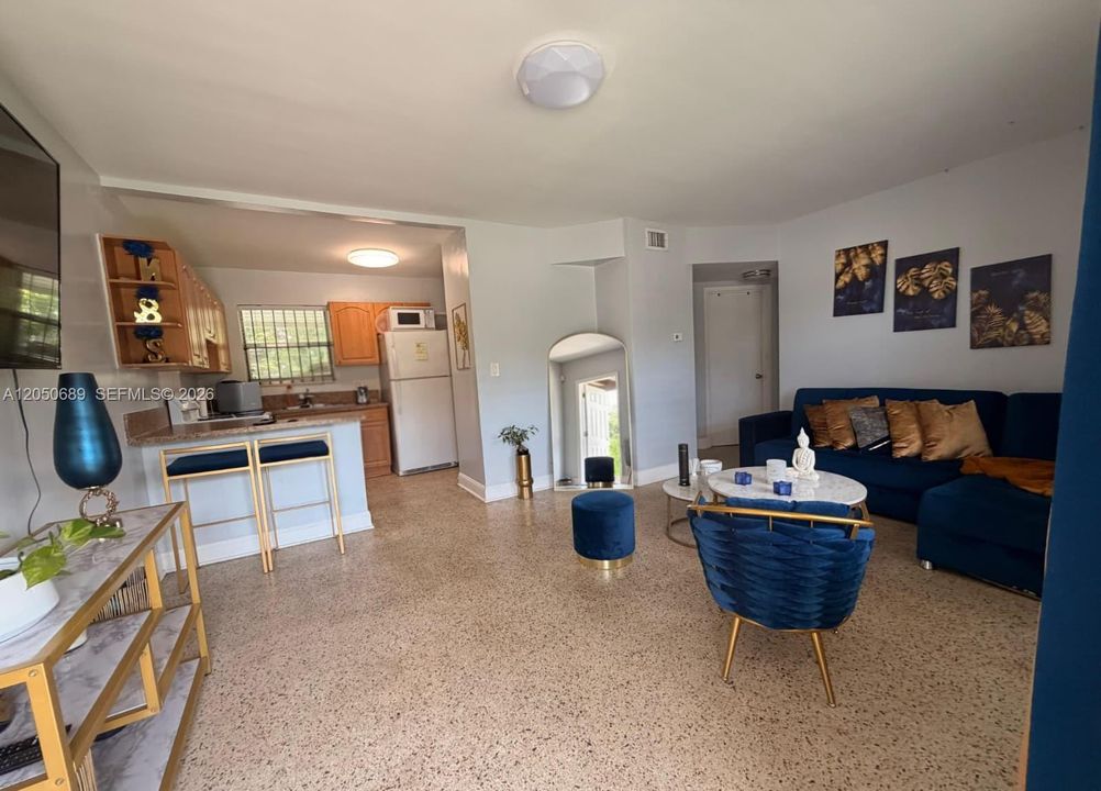 En Venta: $649,000 (0 camas, 0 baños, 1408 Pies cuadrados)