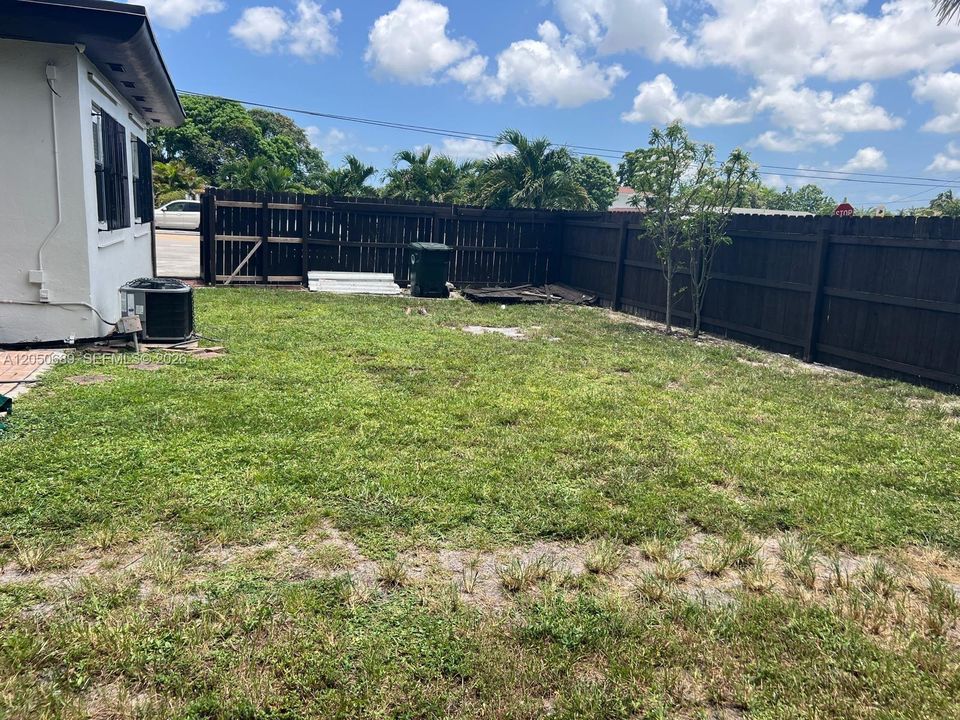En Venta: $649,000 (0 camas, 0 baños, 1408 Pies cuadrados)