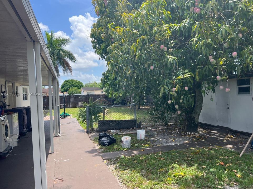 En Venta: $649,000 (0 camas, 0 baños, 1408 Pies cuadrados)