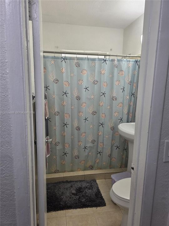 En Venta: $649,000 (0 camas, 0 baños, 1408 Pies cuadrados)