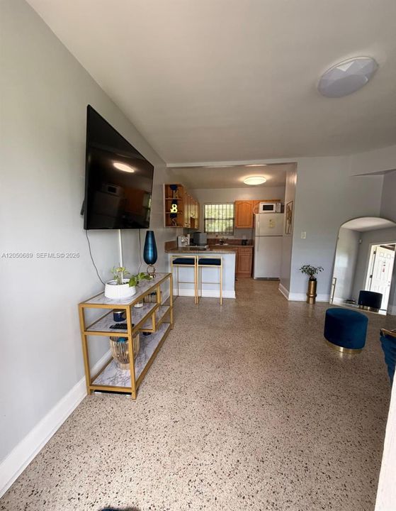 En Venta: $649,000 (0 camas, 0 baños, 1408 Pies cuadrados)