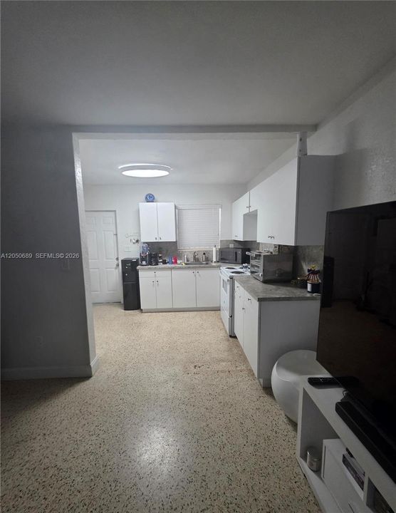 En Venta: $649,000 (0 camas, 0 baños, 1408 Pies cuadrados)