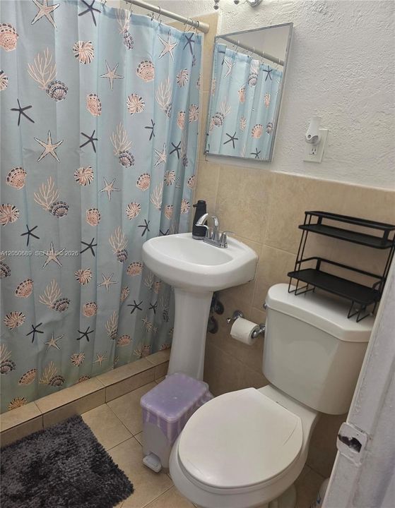 En Venta: $649,000 (0 camas, 0 baños, 1408 Pies cuadrados)