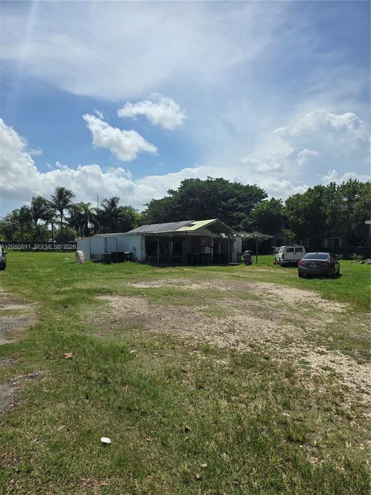 For Sale: $1,000,000 (1.05 acres)