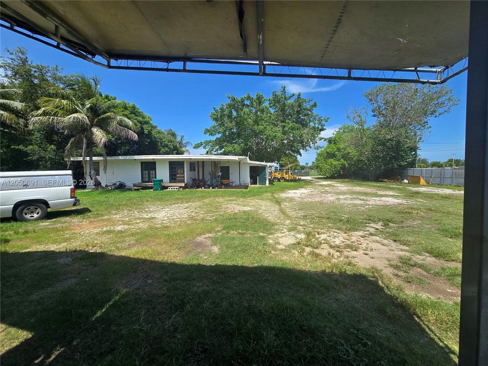 For Sale: $1,000,000 (1.05 acres)
