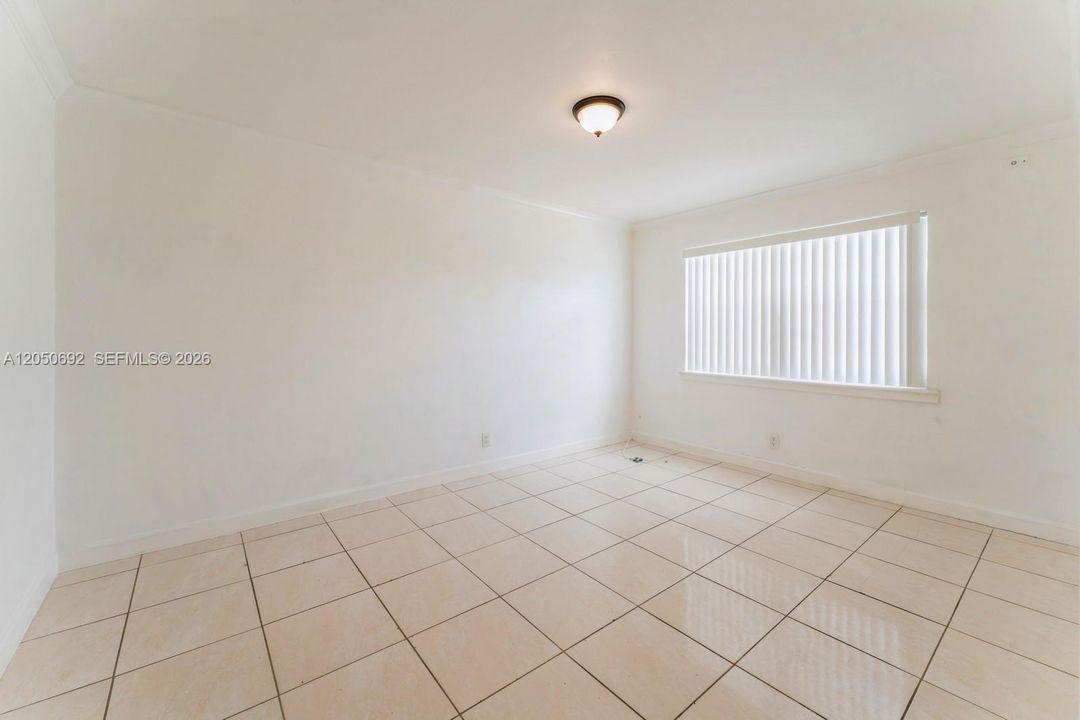 For Rent: $2,000 (2 beds, 1 baths, 775 Square Feet)