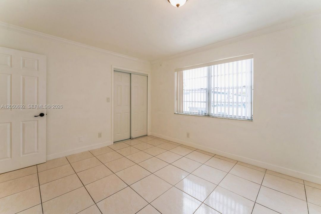 For Rent: $2,000 (2 beds, 1 baths, 775 Square Feet)