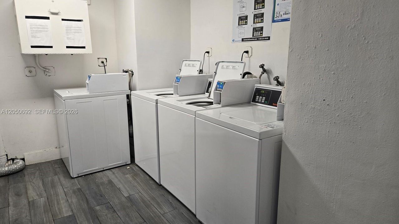 For Rent: $2,000 (2 beds, 1 baths, 775 Square Feet)