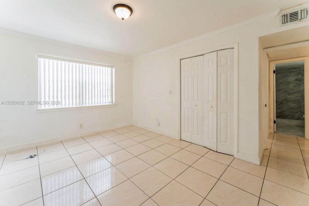 For Rent: $2,000 (2 beds, 1 baths, 775 Square Feet)