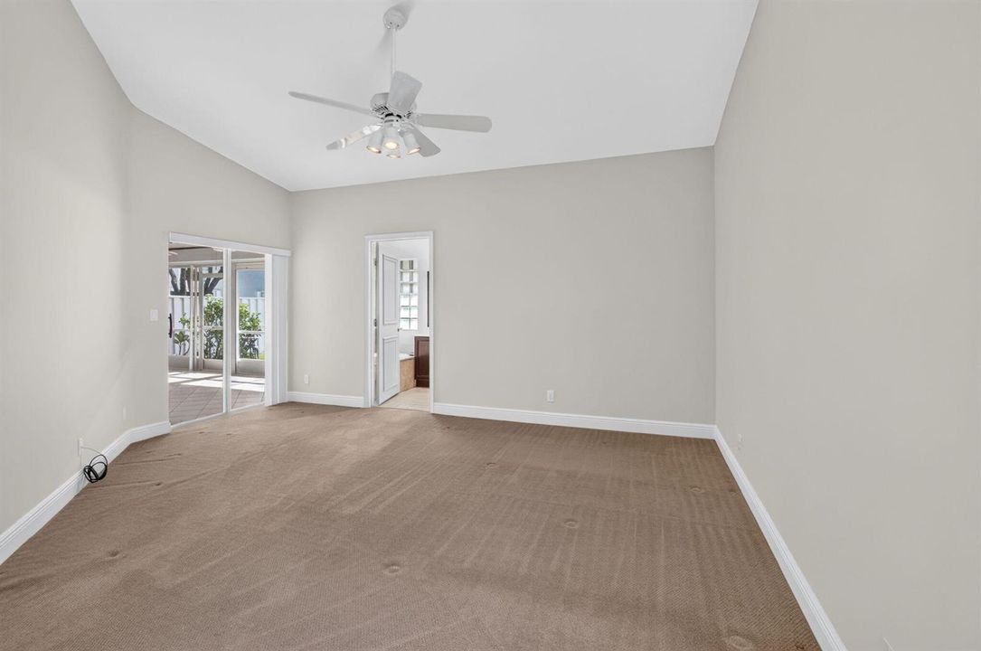 9875 Harbour Lake Cir