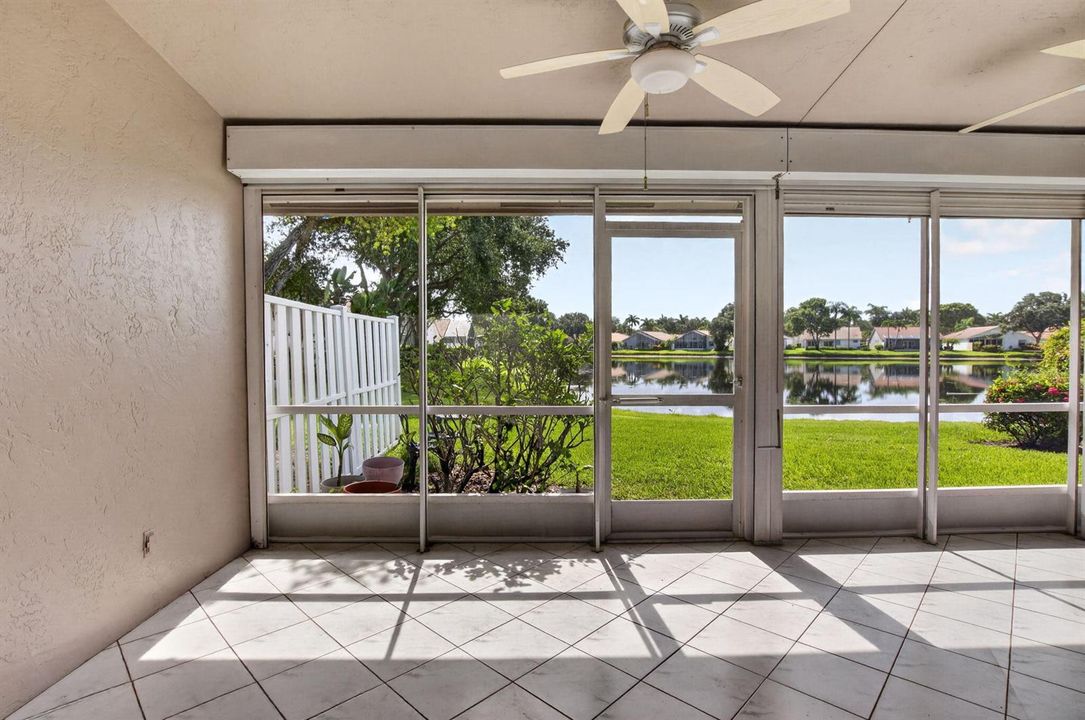 9875 Harbour Lake Cir