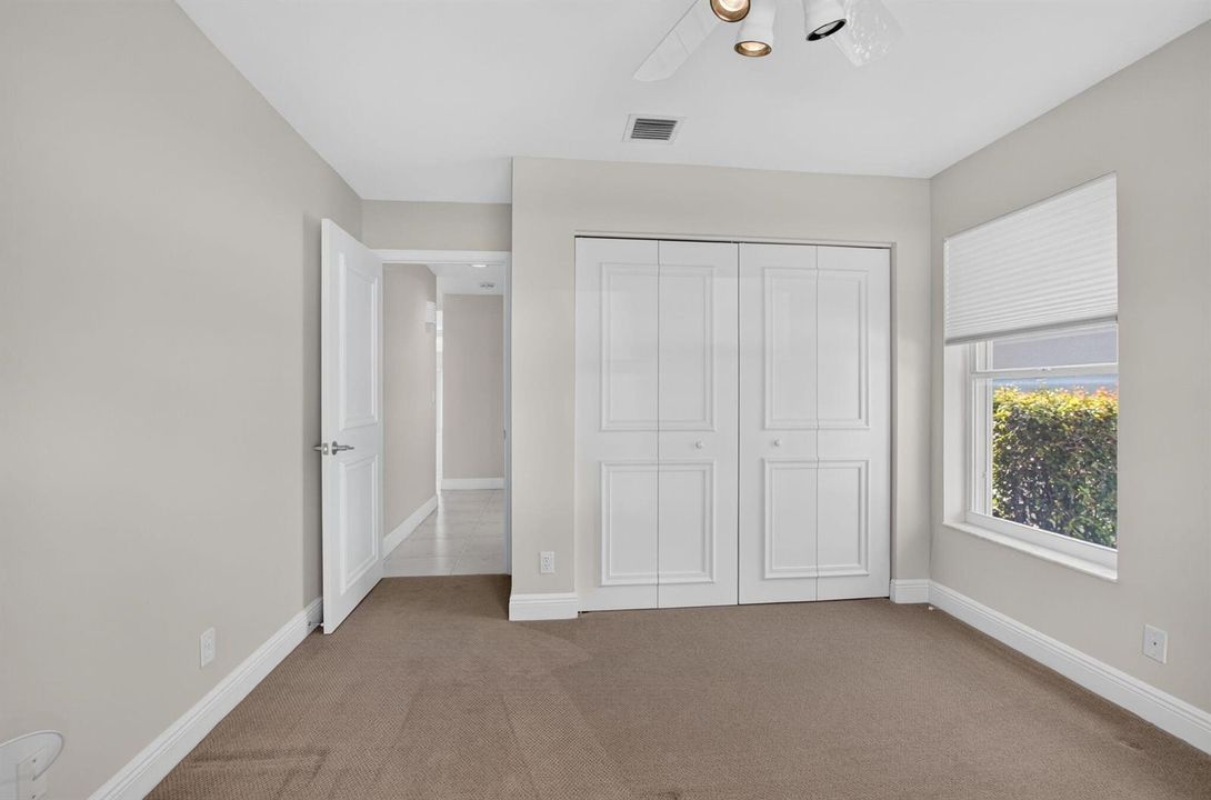 9875 Harbour Lake Cir