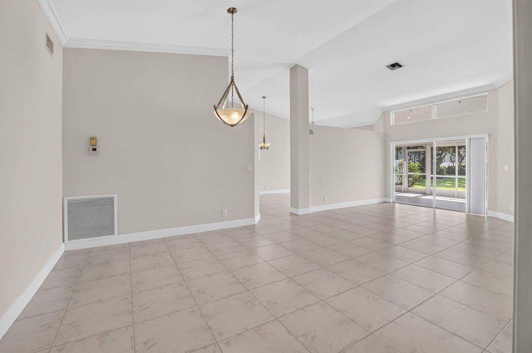 9875 Harbour Lake Cir
