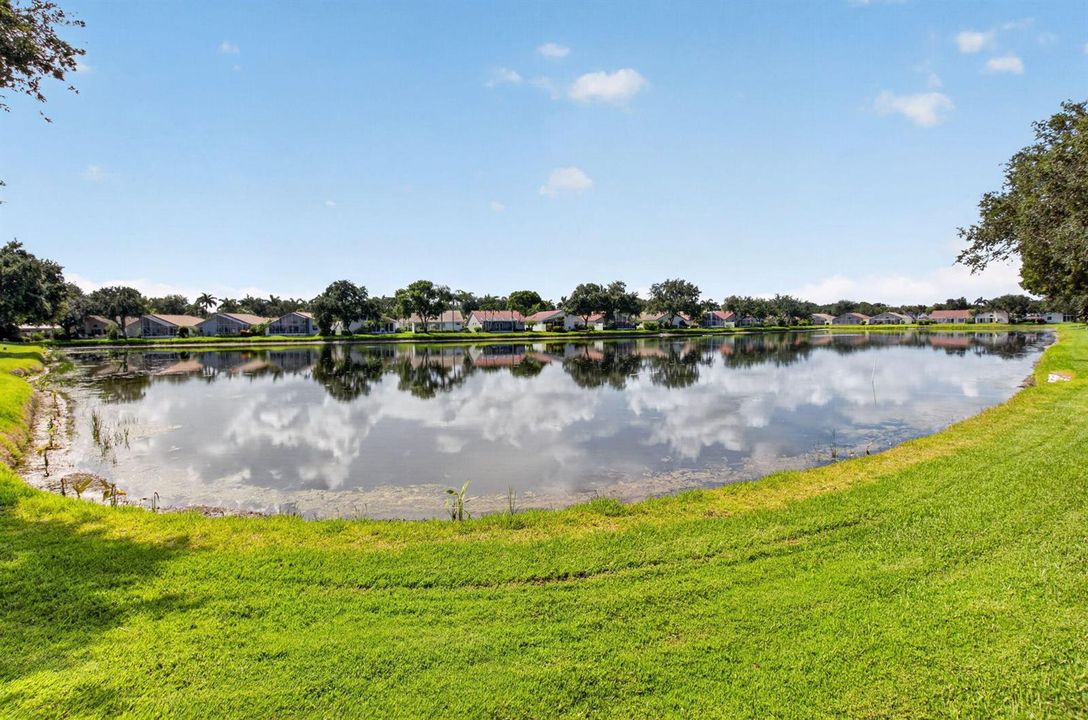 9875 Harbour Lake Cir