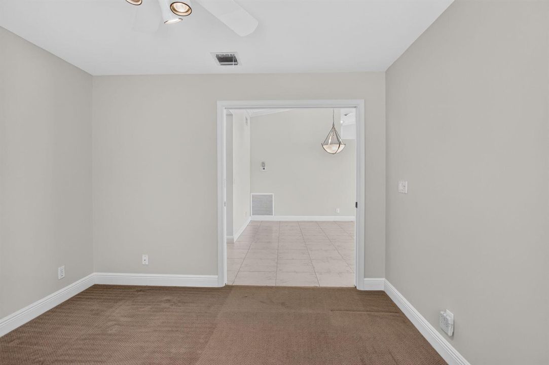 9875 Harbour Lake Cir