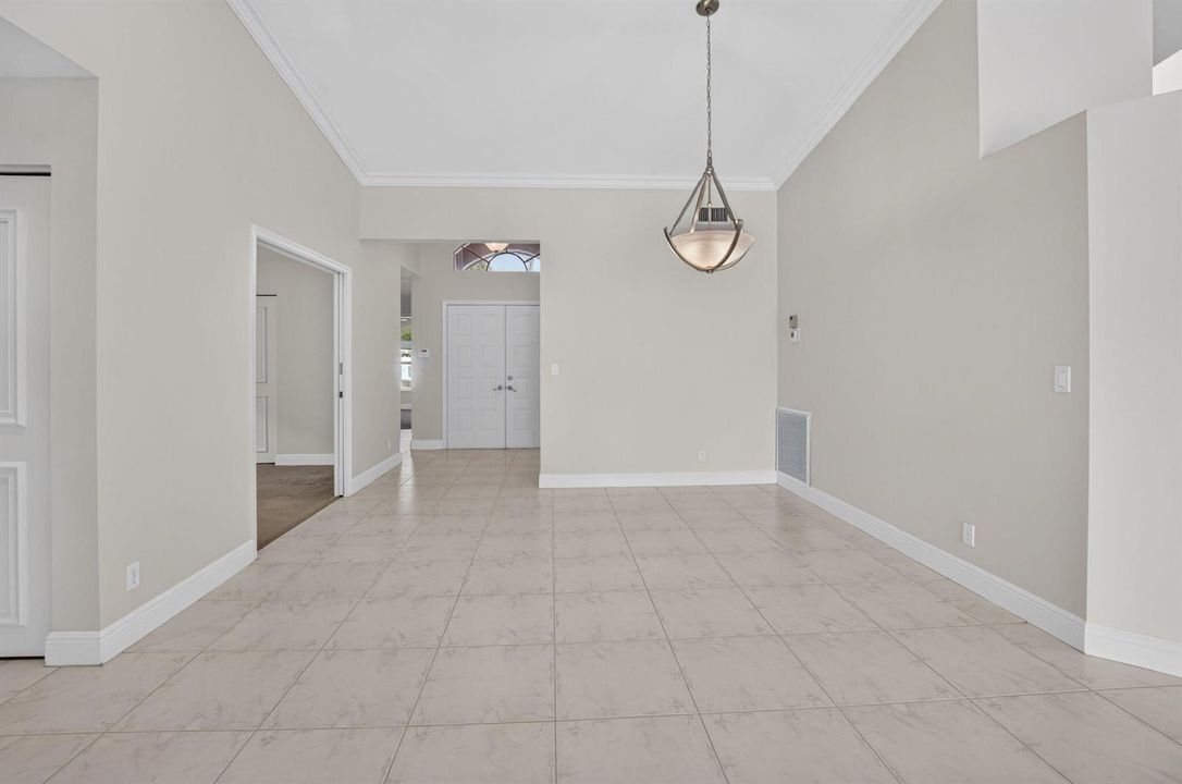 9875 Harbour Lake Cir