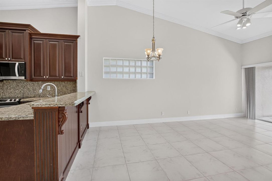9875 Harbour Lake Cir