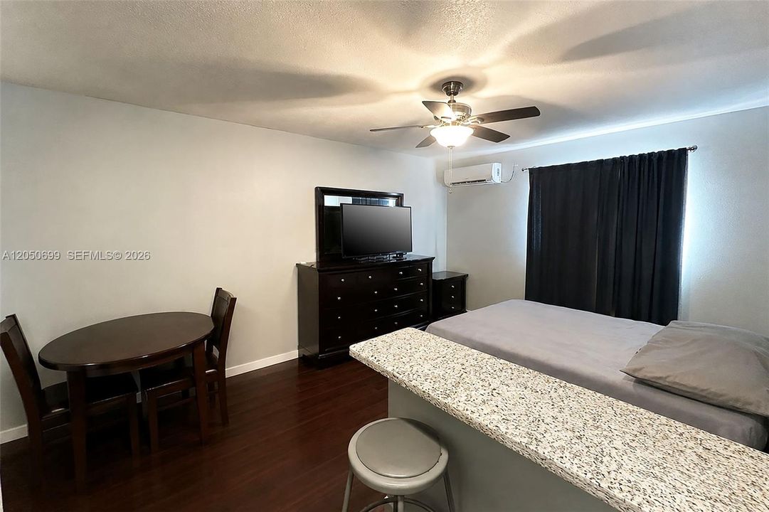 For Sale: $659,000 (5 beds, 3 baths, 1715 Square Feet)