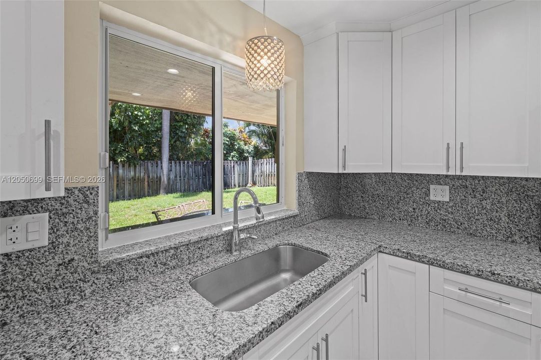 For Sale: $659,000 (5 beds, 3 baths, 1715 Square Feet)