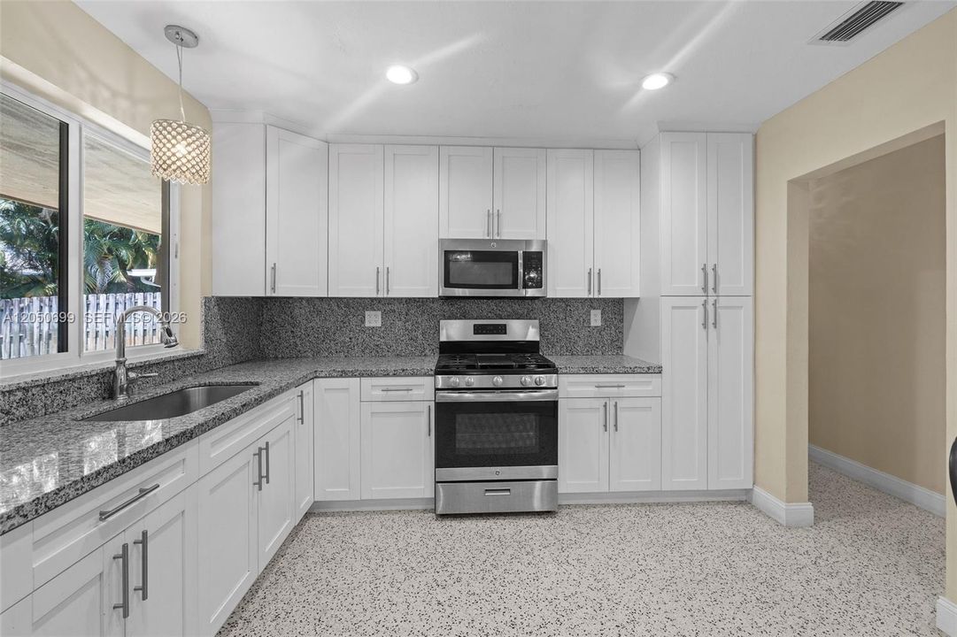 For Sale: $659,000 (5 beds, 3 baths, 1715 Square Feet)