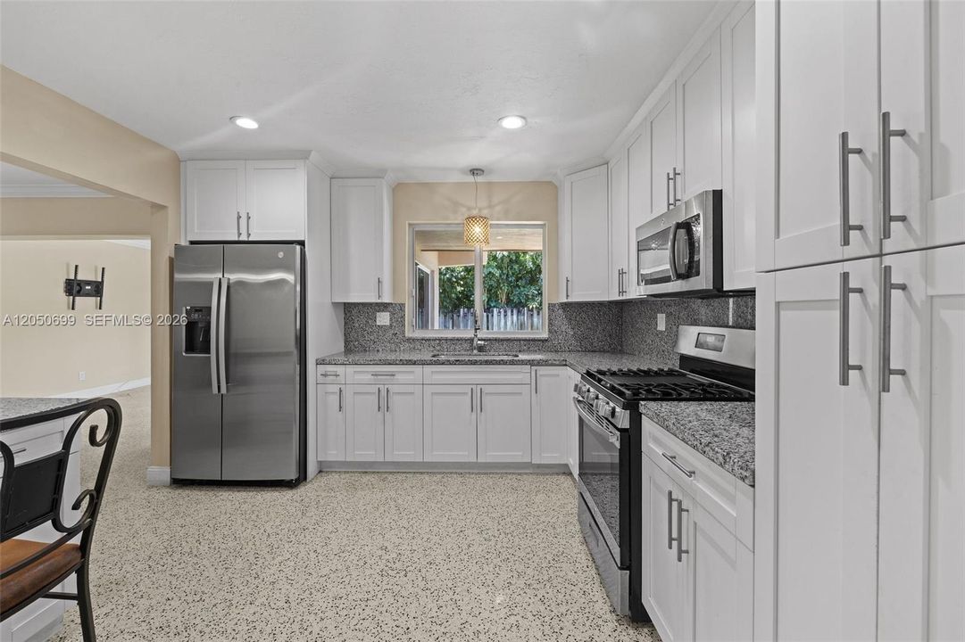 For Sale: $659,000 (5 beds, 3 baths, 1715 Square Feet)