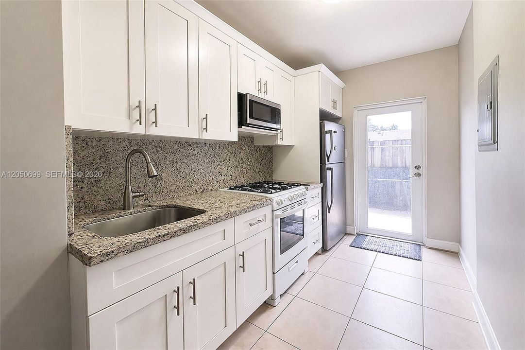 For Sale: $659,000 (5 beds, 3 baths, 1715 Square Feet)