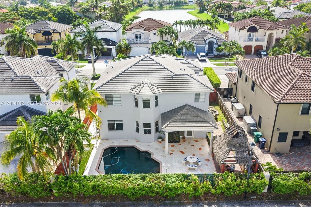 For Sale: $825,000 (4 beds, 3 baths, 2528 Square Feet)