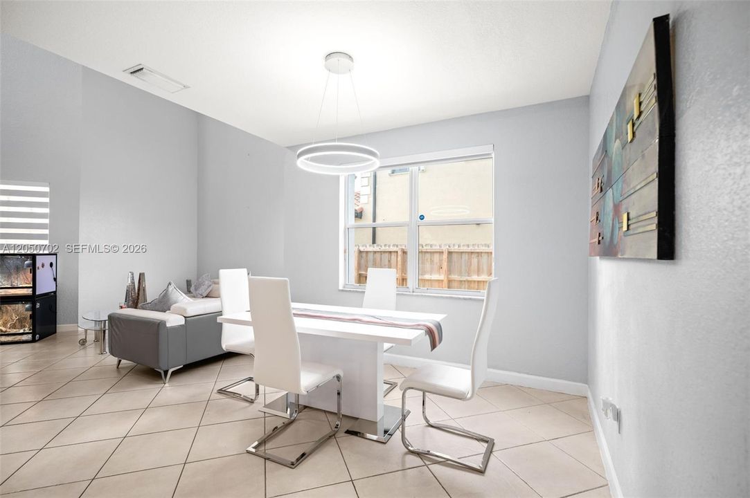 For Sale: $825,000 (4 beds, 3 baths, 2528 Square Feet)