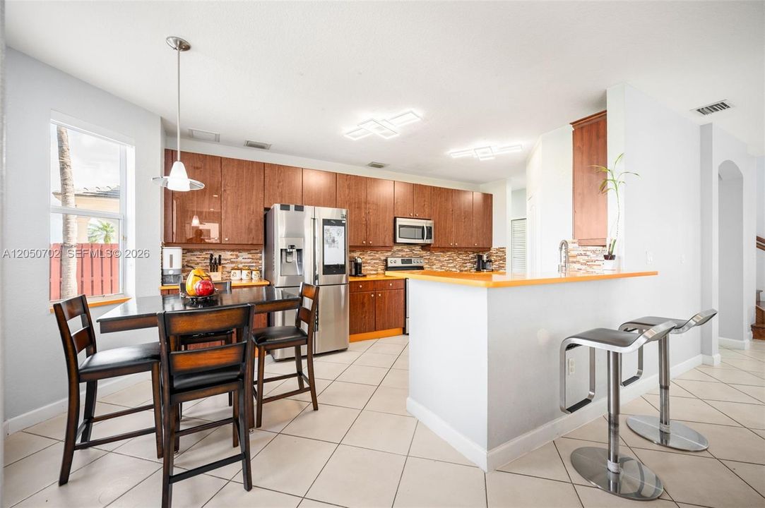 For Sale: $825,000 (4 beds, 3 baths, 2528 Square Feet)