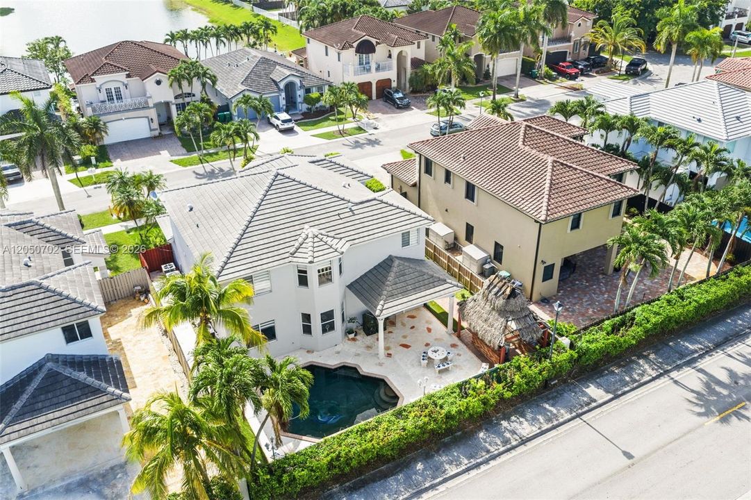 For Sale: $825,000 (4 beds, 3 baths, 2528 Square Feet)