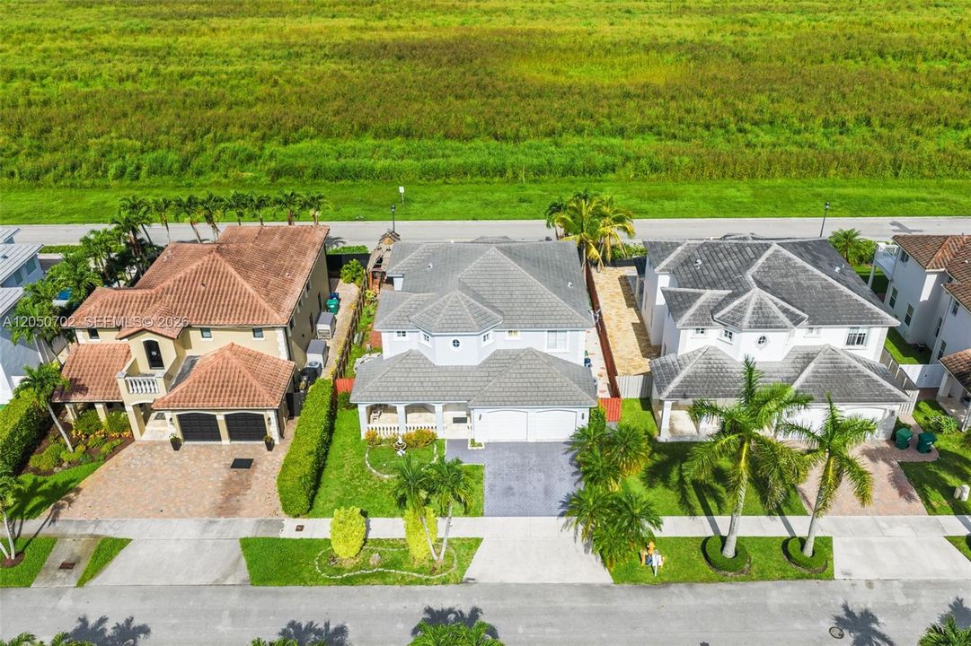 For Sale: $825,000 (4 beds, 3 baths, 2528 Square Feet)