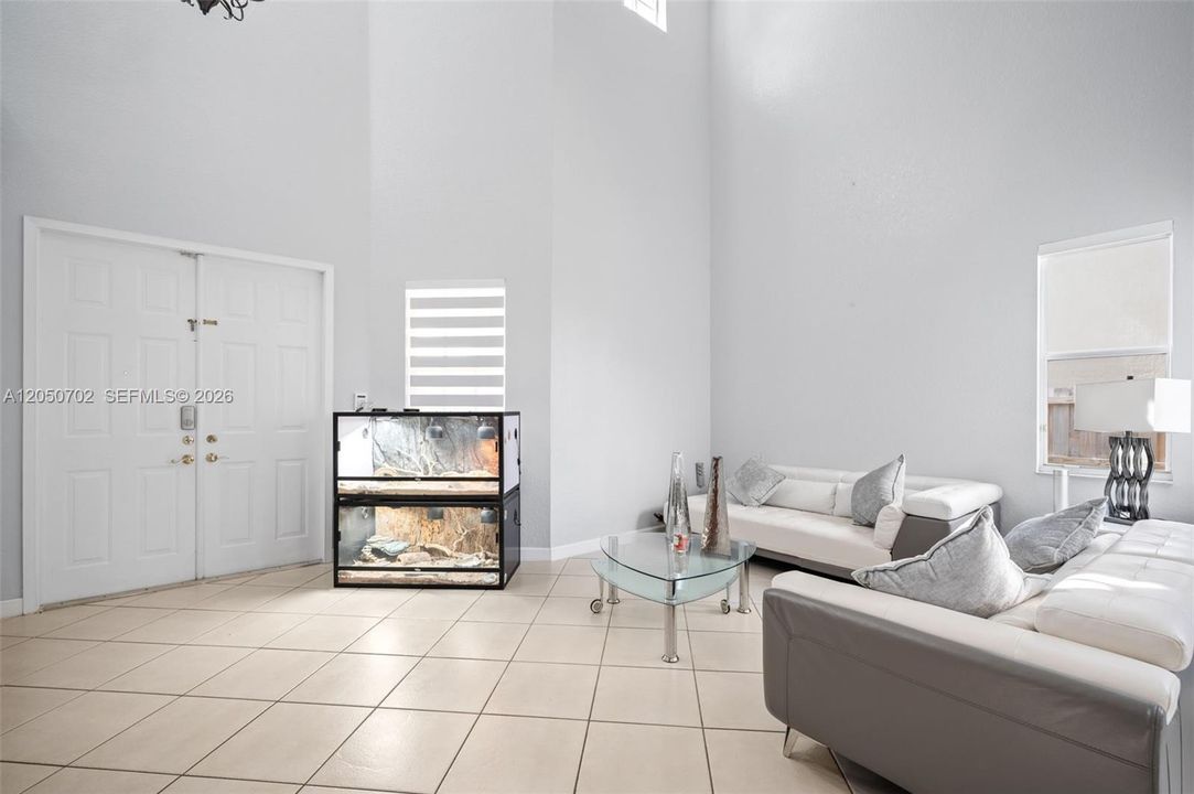 For Sale: $825,000 (4 beds, 3 baths, 2528 Square Feet)