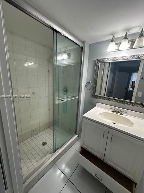 На продажу: $195,000 (2 спален, 2 ванн, 956 Квадратных фут)