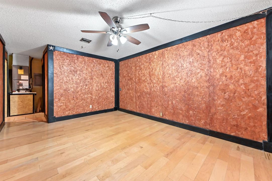 10 family room 02