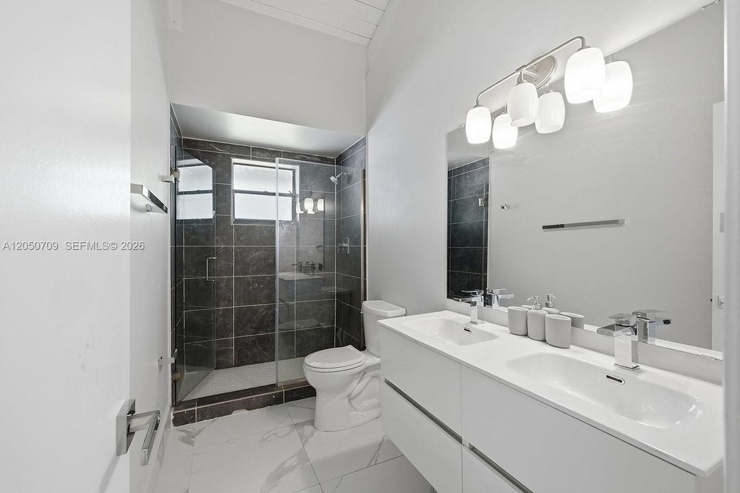 For Sale: $749,000 (3 beds, 2 baths, 1624 Square Feet)