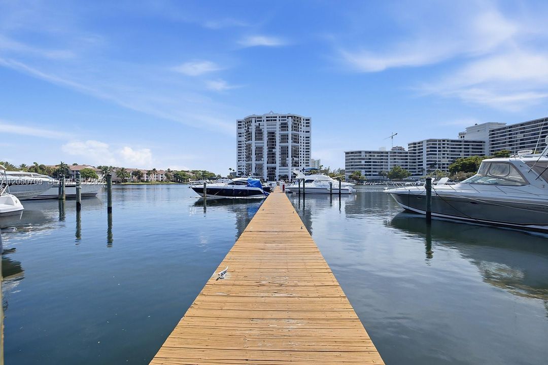 For Sale: $749,000 (3 beds, 2 baths, 1624 Square Feet)