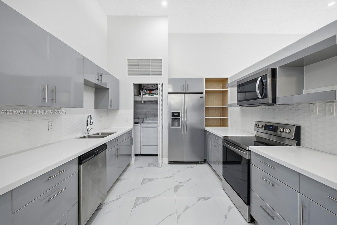 For Sale: $749,000 (3 beds, 2 baths, 1624 Square Feet)