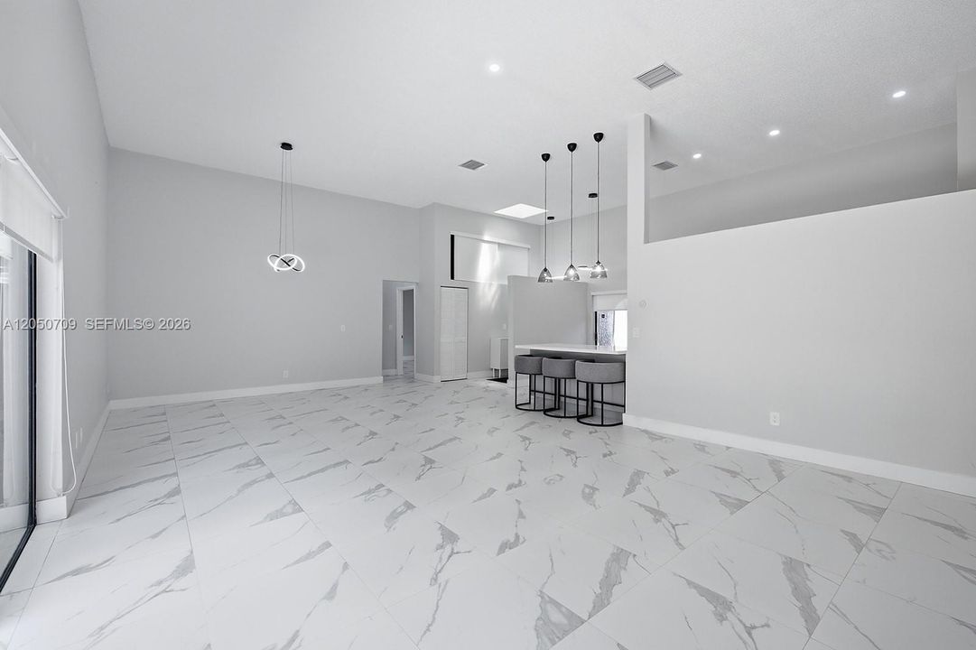 For Sale: $749,000 (3 beds, 2 baths, 1624 Square Feet)
