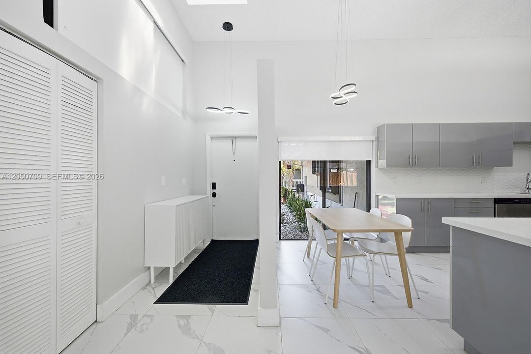 For Sale: $749,000 (3 beds, 2 baths, 1624 Square Feet)