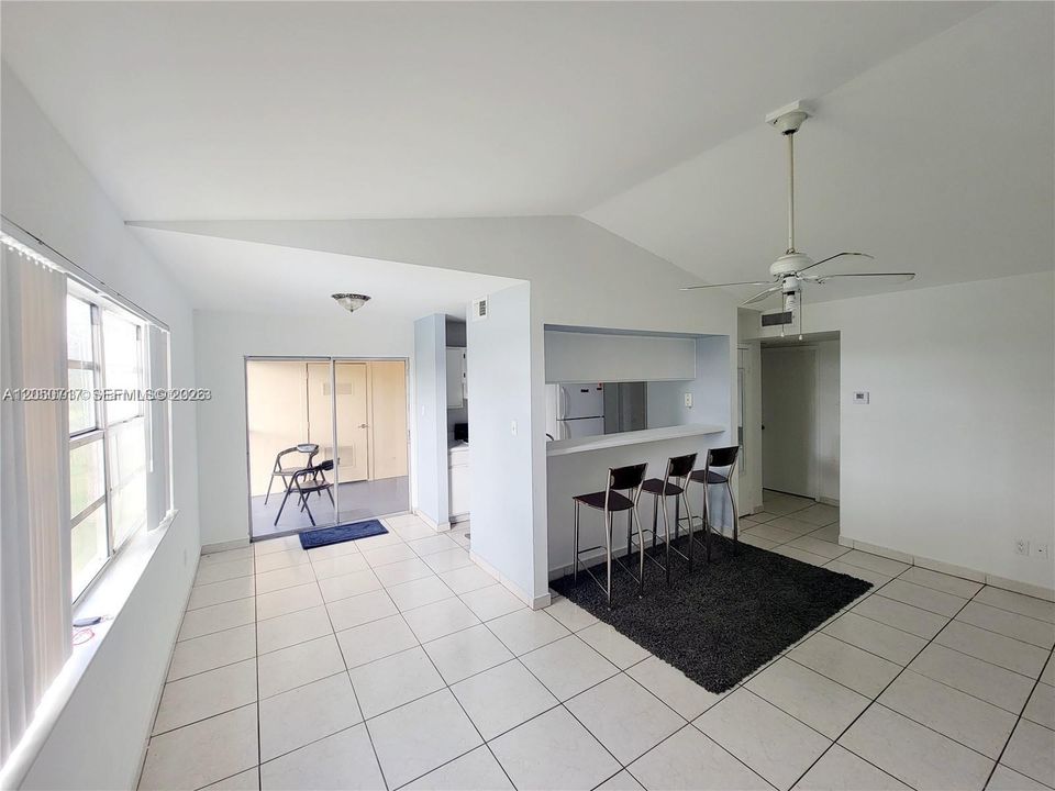 En Renta: $2,400 (2 camas, 1 baños, 1019 Pies cuadrados)