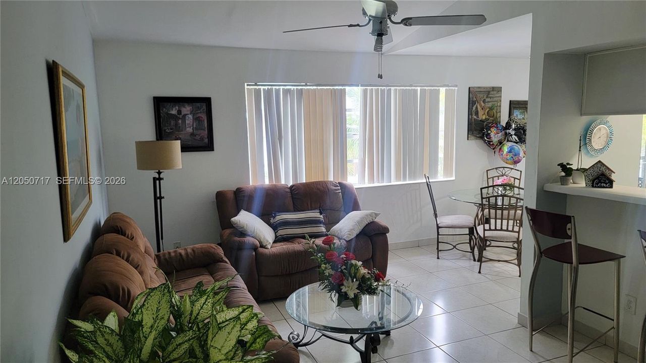En Renta: $2,400 (2 camas, 1 baños, 1019 Pies cuadrados)