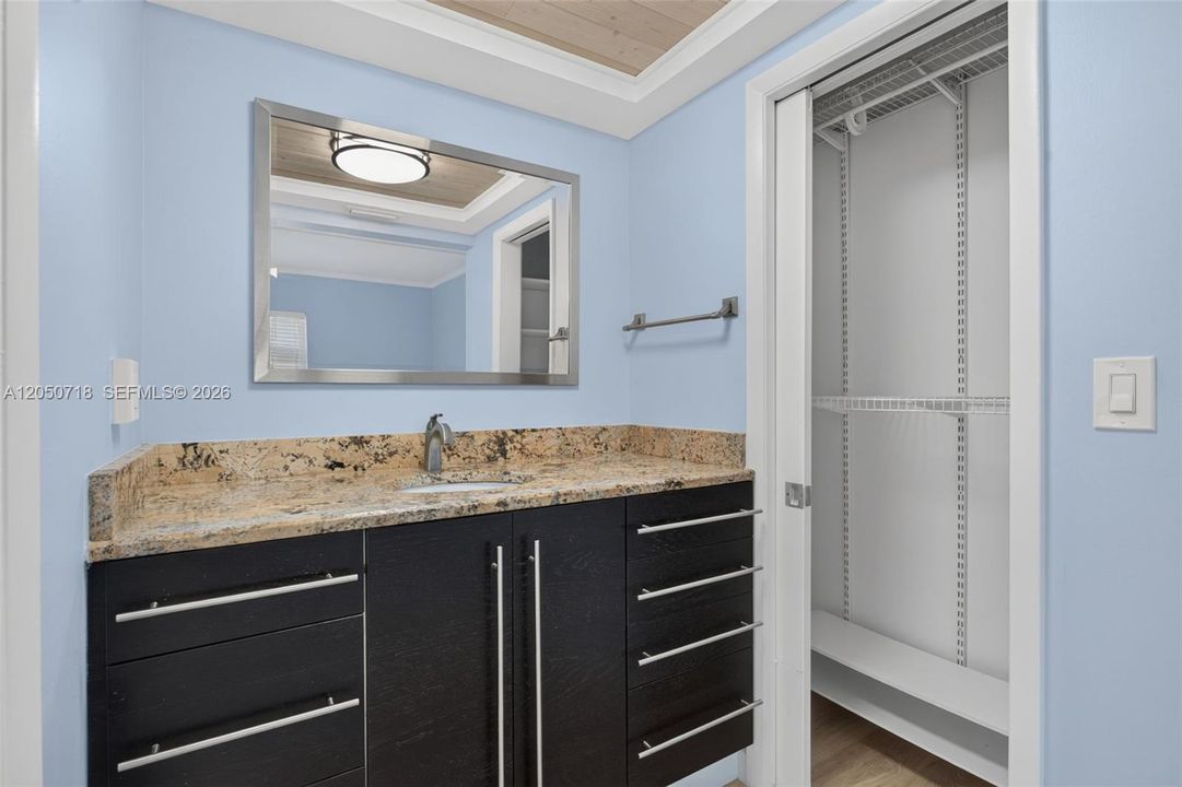 En Venta: $199,000 (2 camas, 2 baños, 1100 Pies cuadrados)
