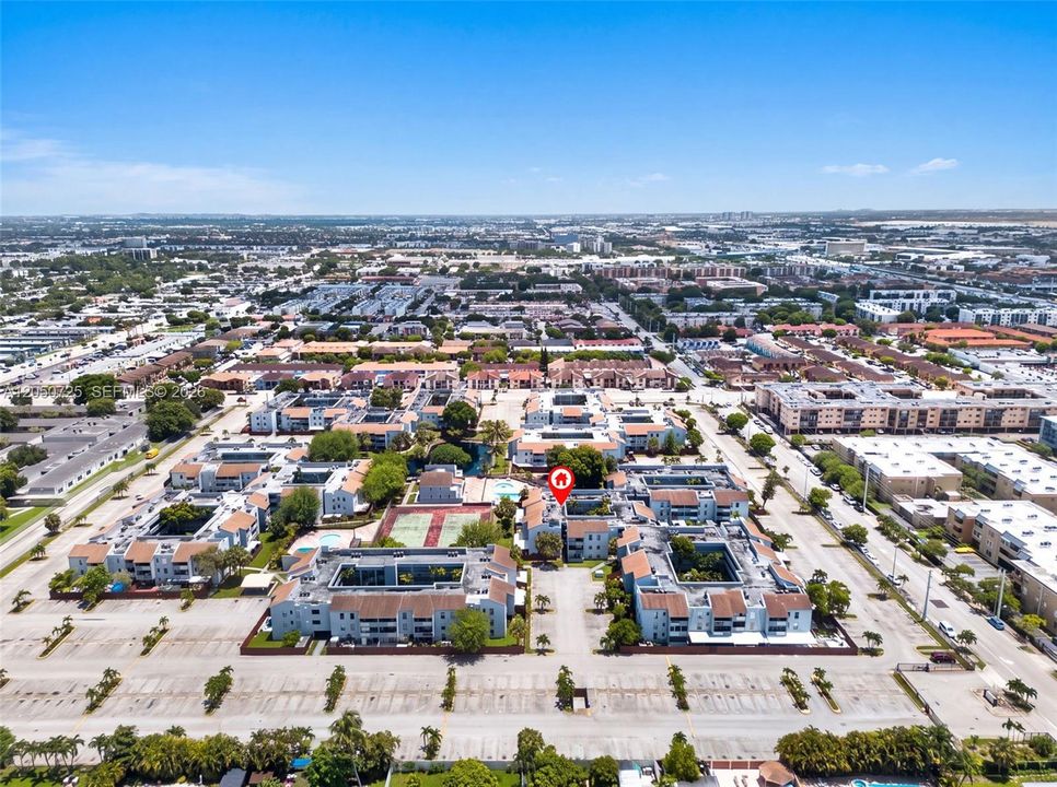 For Sale: $280,000 (2 beds, 2 baths, 932 Square Feet)