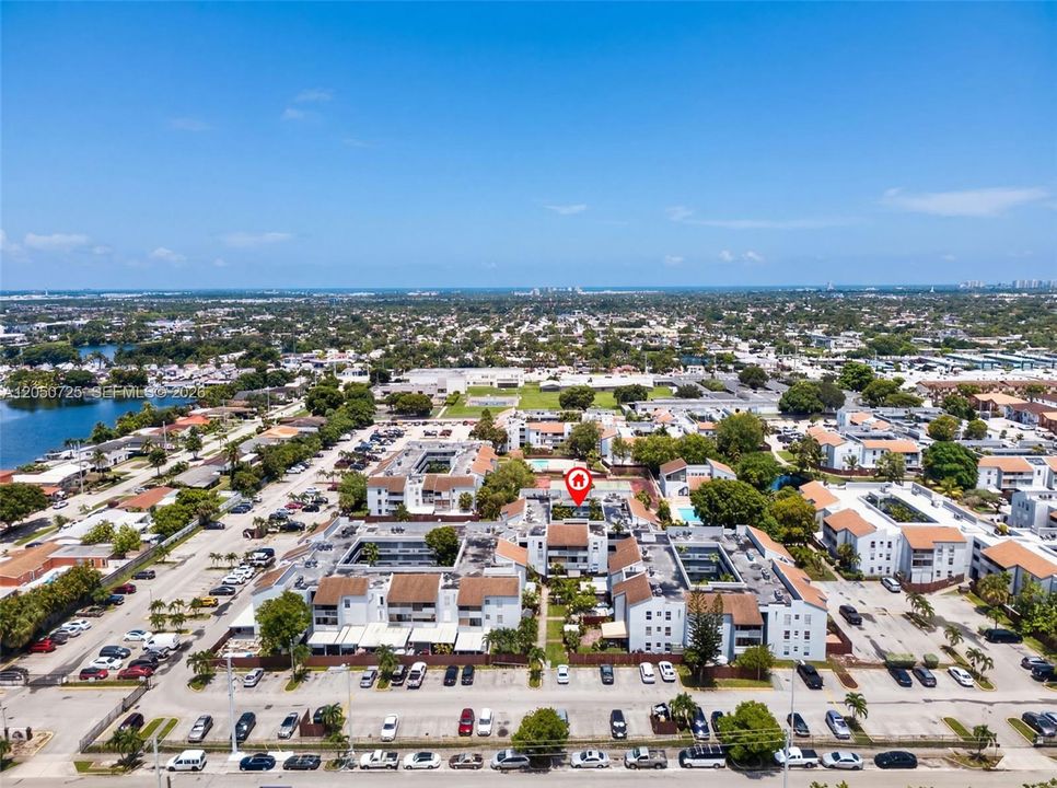 For Sale: $280,000 (2 beds, 2 baths, 932 Square Feet)